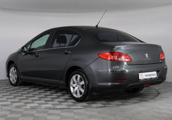 Подержанный автомобиль Peugeot 408 2012 года (7 фото)