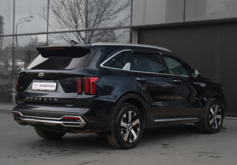 Подержанный автомобиль Kia Sorento 2021 года (5 фото)