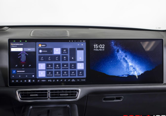 Подержанный автомобиль LiXiang L9 2023 года (14 фото)