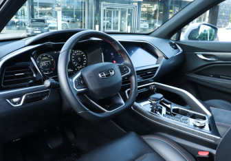 Подержанный автомобиль Geely Tugella 2023 года (40 фото)