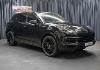 Подержанный автомобиль Porsche Cayenne 2018 года (3 фото)