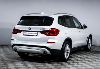Подержанный автомобиль BMW X3 2017 года (5 фото)