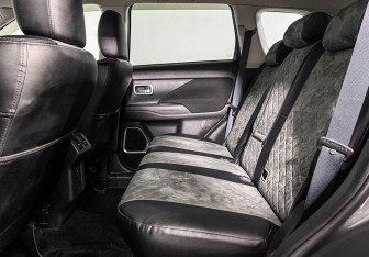 Подержанный автомобиль Mitsubishi Outlander 2018 года (10 фото)