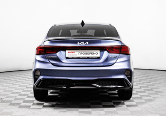 Подержанный автомобиль Kia Cerato Sedan 2022 года (6 фото)