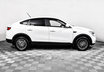 Подержанный автомобиль Renault Arkana 2021 года (4 фото)