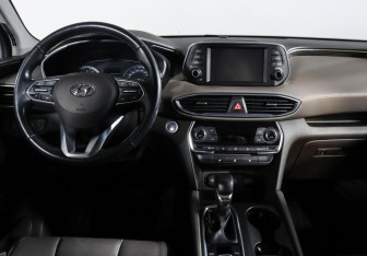 Подержанный автомобиль Hyundai Santa Fe 2018 года (8 фото)
