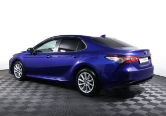 Подержанный автомобиль Toyota Camry Sedan 2021 года (7 фото)