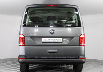 Подержанный автомобиль Volkswagen Caravelle 2017 года (6 фото)