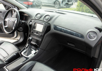Подержанный автомобиль Ford Mondeo Sedan 2012 года (7 фото)