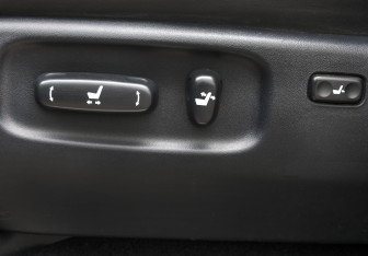 Подержанный автомобиль Toyota Land Cruiser Suv 2017 года (23 фото)