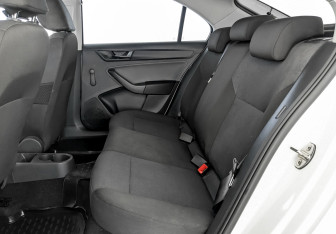 Подержанный автомобиль Skoda Rapid Liftback 2019 года (12 фото)