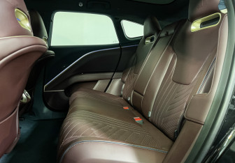 Подержанный автомобиль Avatr 11 2023 года (10 фото)