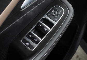 Подержанный автомобиль Omoda C5 2024 года (23 фото)