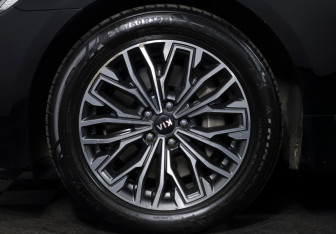 Подержанный автомобиль Kia K900 2020 года (27 фото)