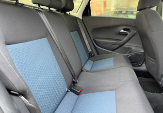 Подержанный автомобиль Volkswagen Polo Sedan 2013 года (11 фото)