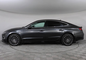 Подержанный автомобиль Hyundai Sonata 2021 года (8 фото)