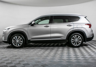 Подержанный автомобиль Hyundai Santa Fe 2021 года (8 фото)