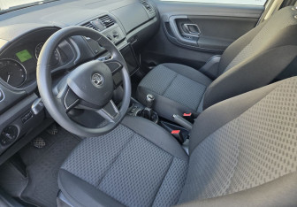 Подержанный автомобиль Skoda Fabia Hatchback 2014 года (9 фото)