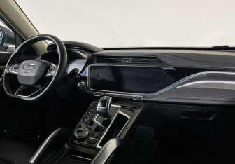 Подержанный автомобиль Geely Atlas Pro 2022 года (9 фото)