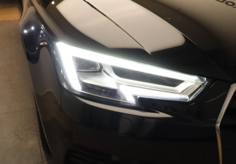 Подержанный автомобиль Audi A4 Sedan 2017 года (26 фото)