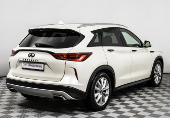 Подержанный автомобиль Infiniti QX50 2018 года (5 фото)