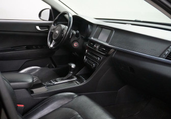 Подержанный автомобиль Kia Optima Sedan 2016 года (10 фото)