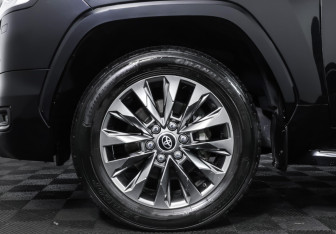 Подержанный автомобиль Toyota Land Cruiser Suv 2021 года (28 фото)