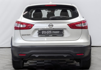 Подержанный автомобиль Nissan Qashqai 2018 года (6 фото)