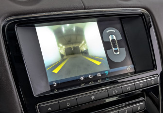 Подержанный автомобиль Jaguar XJ 2017 года (27 фото)