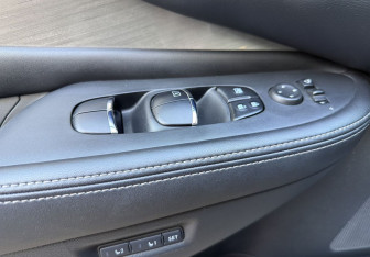 Подержанный автомобиль Nissan Murano Suv 2021 года (12 фото)