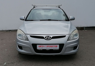 Подержанный автомобиль Hyundai i30 Hatchback 2010 года (2 фото)