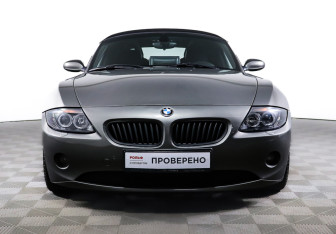 Подержанный автомобиль BMW Z4 Roadster 2004 года (4 фото)