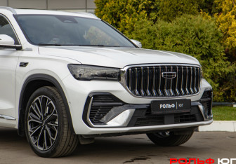 Подержанный автомобиль Geely Monjaro 2025 года (21 фото)