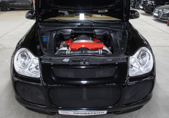 Подержанный автомобиль Porsche Cayenne 2006 года (9 фото)