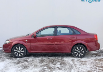 Подержанный автомобиль Daewoo Gentra Sedan 2015 года (8 фото)