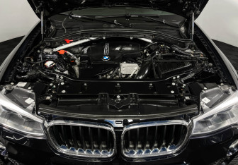 Подержанный автомобиль BMW X4 2017 года (10 фото)