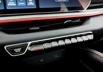 Подержанный автомобиль Geely Coolray 2024 года (28 фото)