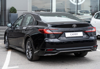 Новый Toyota Camry Sedan 2024 (5 фото)