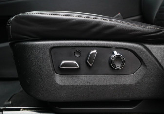 Подержанный автомобиль Cadillac Escalade Suv 2021 года (19 фото)