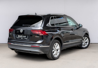 Подержанный автомобиль Volkswagen Tiguan 2018 года (5 фото)
