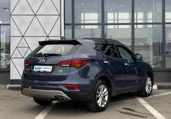 Подержанный автомобиль Hyundai Santa Fe 2017 года (5 фото)