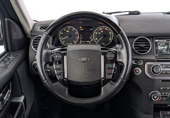 Подержанный автомобиль Land Rover Discovery 2016 года (22 фото)