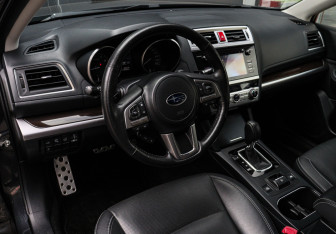 Подержанный автомобиль Subaru Outback Wagon 2017 года (15 фото)