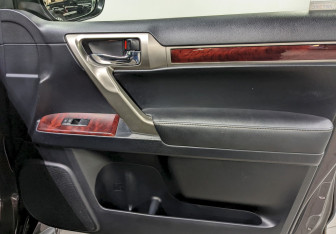 Подержанный автомобиль Lexus GX 2011 года (21 фото)