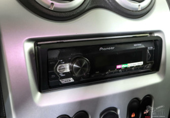 Подержанный автомобиль Renault Logan Sedan 2013 года (8 фото)