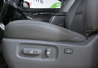 Подержанный автомобиль Toyota Land Cruiser Prado 2007 года (18 фото)