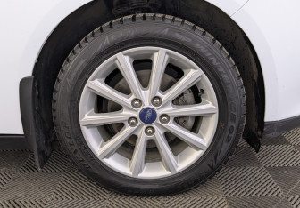 Подержанный автомобиль Ford Focus Wagon 2017 года (12 фото)