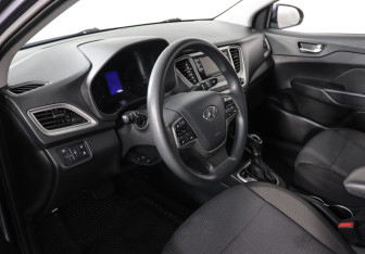 Подержанный автомобиль Hyundai Solaris Sedan 2022 года (9 фото)