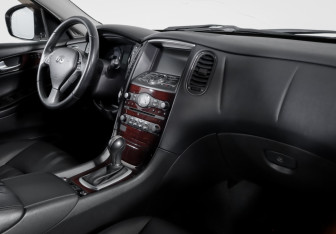 Подержанный автомобиль Infiniti QX50 2014 года (9 фото)