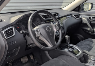 Подержанный автомобиль Nissan X-Trail 2017 года (16 фото)